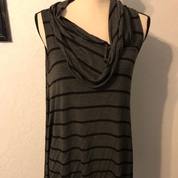 Black/Grey Tank - Picture 1 of 5